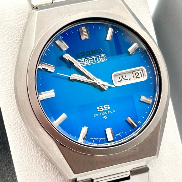 Vintage 1975 Seiko 5 Actus SS, automatic 42mm size case, 6.5in size wrist - Picture 5 of 11